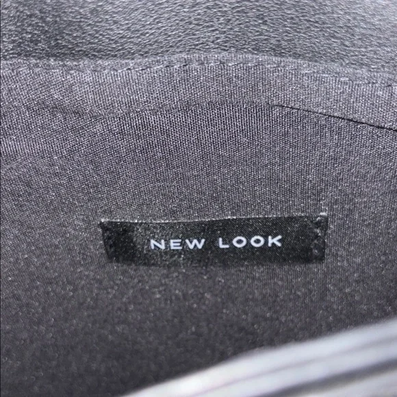 New Look Elegant Black Clutch with Gold Chain - Picture 4 of 7